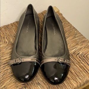 Via Spiga flats size 9 grey and black shoes (gg)